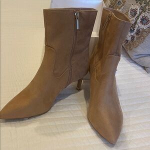 NIB Women's Tan Pointed-Toe Ankle Boots